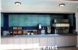 Hurricane Hannas Waterside Bar and Grill at the Beach Club
