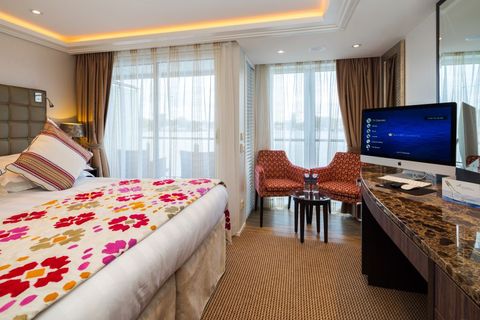 AmaViola_stateroom.jpg