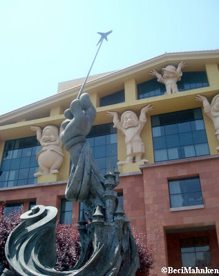 Walt Disney Studios - Disney's Legends Plaza