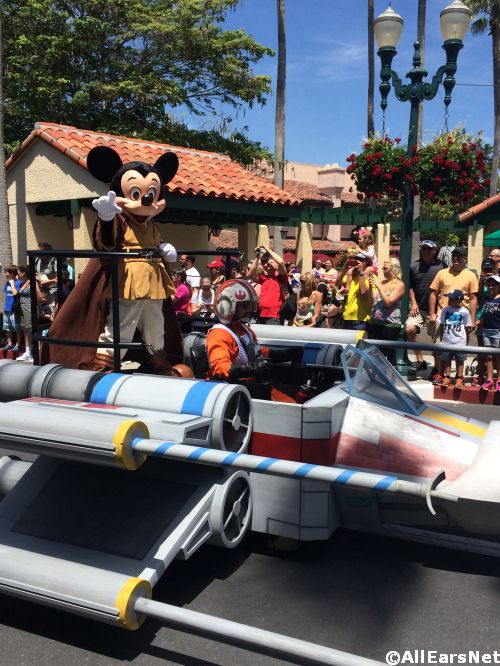 Photo3B%E2%80%93Jedi-Mickey.jpg