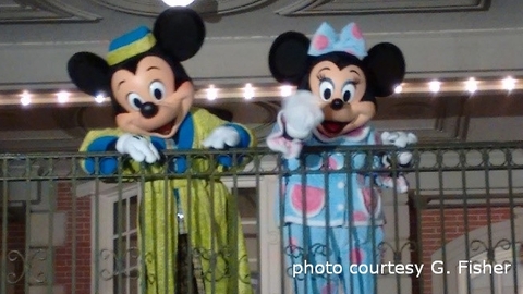 dvc-moonlight-magic-minnie-mickey.jpg