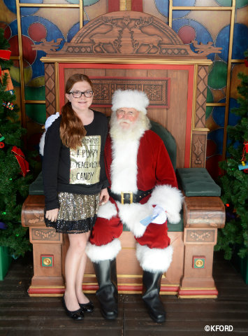 Disney-Springs-santas-chalet-meeting-santa.jpg