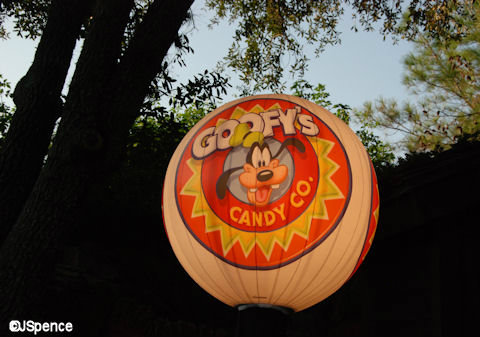 MNSSHP-goofy-candy-balloon.jpg