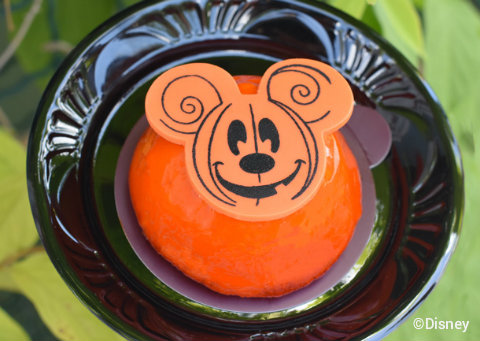 disney-mickeys-not-so-scary-halloween-party-pumpkin-cheesecake-dome.jpg