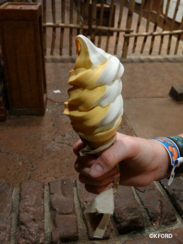 disney-world-mickeys-not-so-scary-halloween-party-2015-candy-corn-ice-cream.jpg