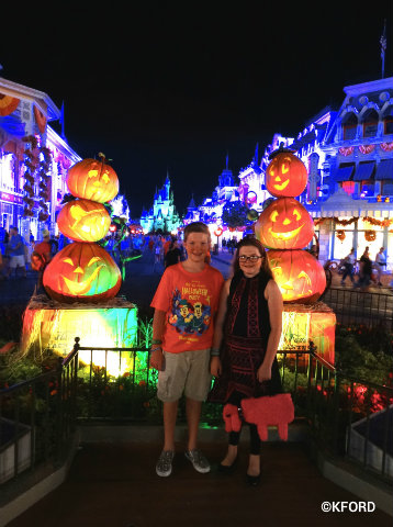 disney-world-mickeys-not-so-scary-halloween-party-2015-photo-op-main-street.jpg