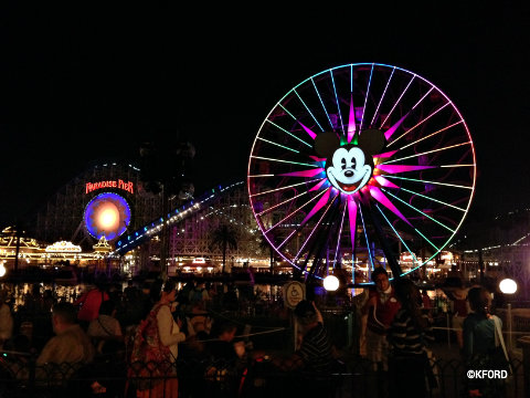 disneyland-carthay-circle-viewing-area-world-of-color.jpg