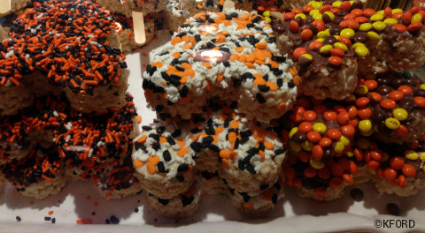 mickeys-halloween-party-rice-krispie-cookies.jpg