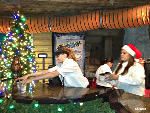 seaworld-polar-express-hot-chocolate.jpg