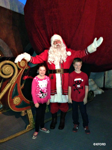 seaworld-polar-express-santa.jpg