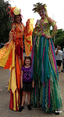 seaworld-spooktacular-stilt-walkers.jpg