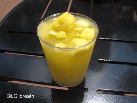 La Isla Fresca Tropical Juice Drink with Cruzan Mango Rum