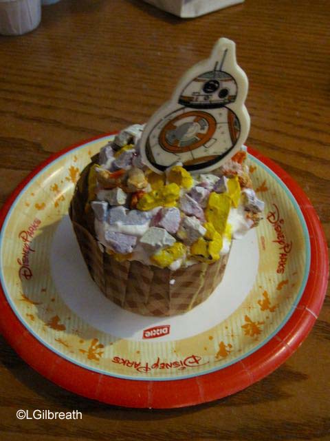 Backlot Express BB-8 Cupcake