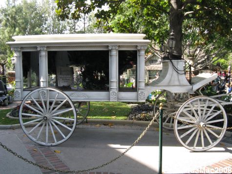 Disneyland Haunted Mansion