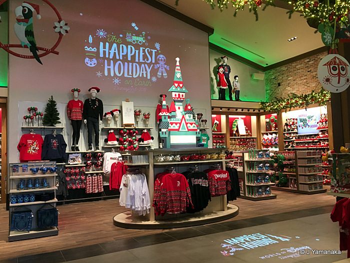 Disney Reimagines Its Stores to Be More Like a Vacation - The New
