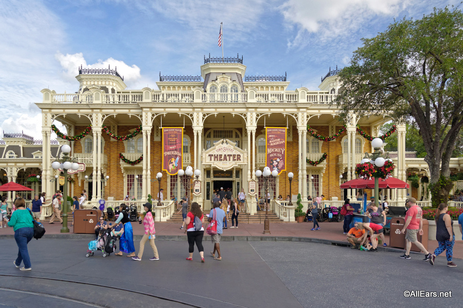 Exterior Pictures of Tony's Town Square in Disney World - AllEars.Net