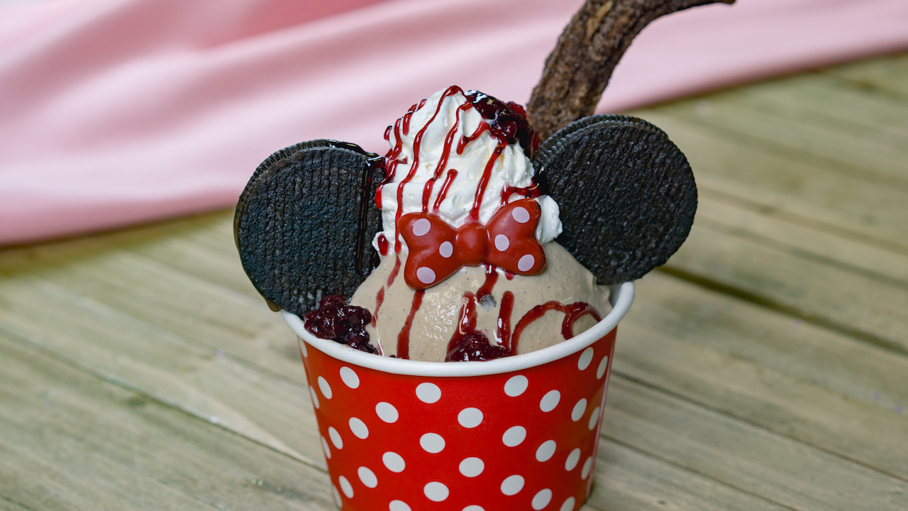 REVIEW: The Golden Horseshoe Minnie Inspired Sundae - Get Your
