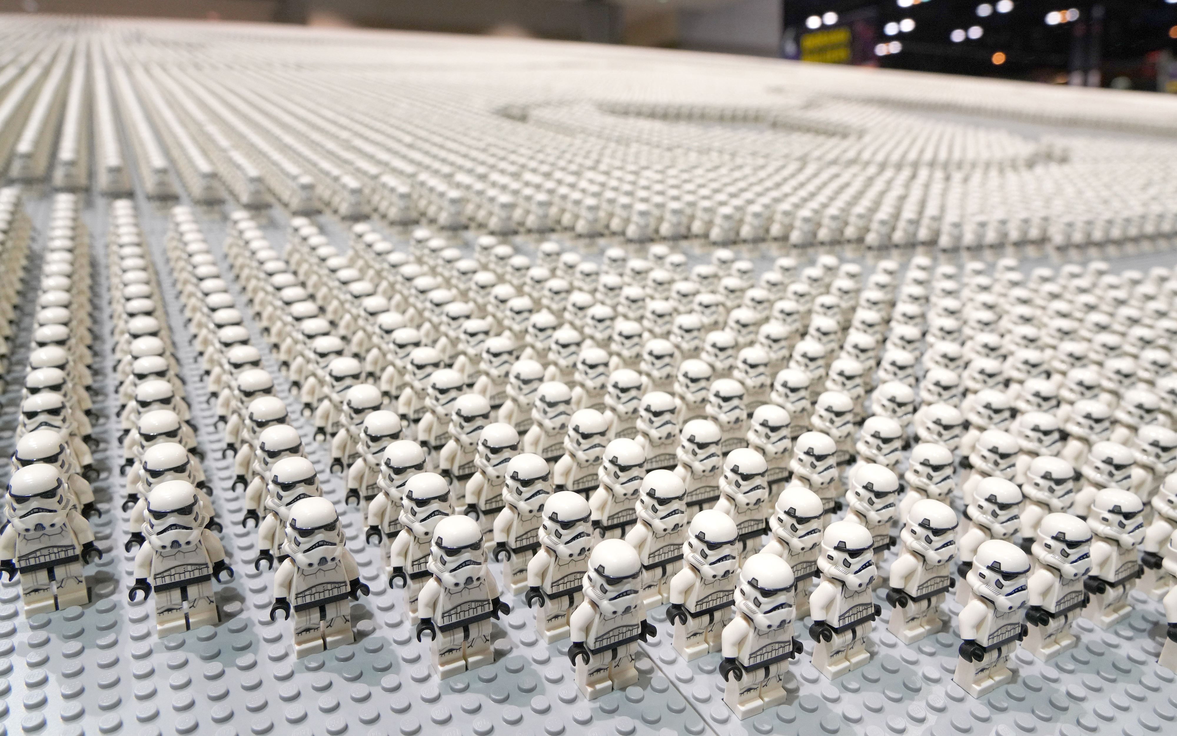 rolle Metropolitan Landbrug Lego Sets World Record at Star Wars Celebration with Stormtrooper Display -  AllEars.Net
