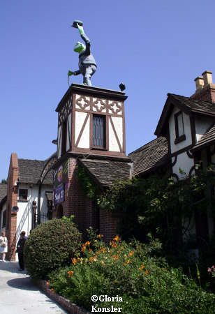 Kermit Statue at Jim Henson Studios