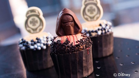 kylo-ren-cupcake-backlot-express-18-1.jpg