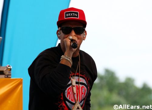 SeaWorld's Viva la Musica