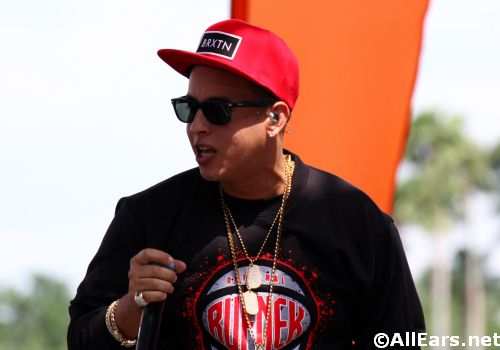 SeaWorld's Viva la Musica