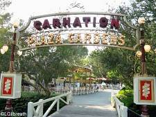 Disneyland Plaza Gardens