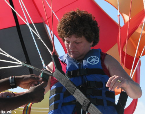 LindaMac gets ready to para sail