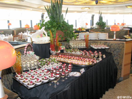  Palo Brunch Dessert Table