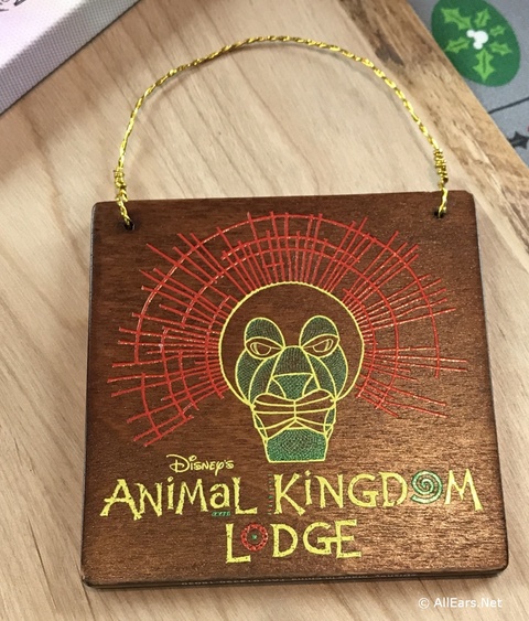 2018-holiday-ornament-animal-kingdom-lodge.jpg