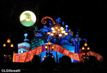 Haunted-Mansion-Holiday3.jpg