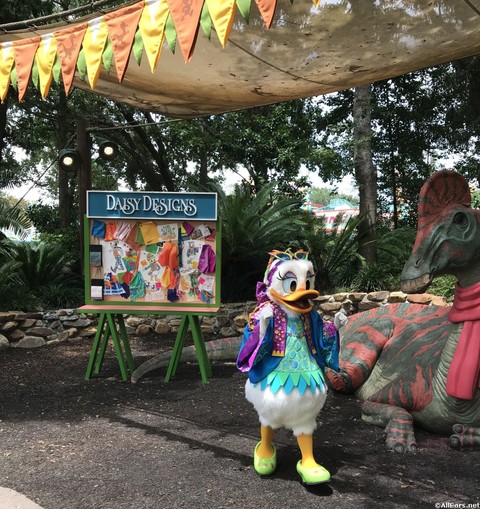 Donald's Dino-Bash -Animal Kingdom