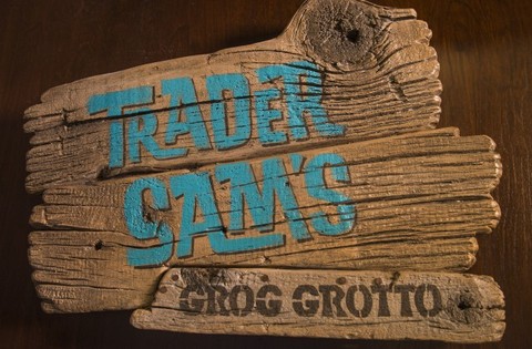 trader-sams-grog-grotto-sign.jpg