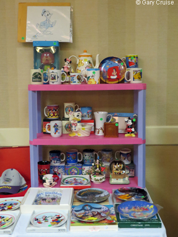 A_shelf_full_of_Disneyana