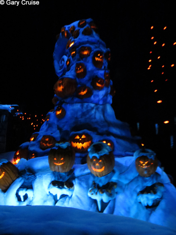 Haunted_Mansion_Singing_Busts