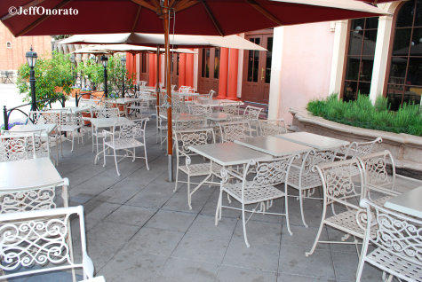 Tutto Italia Outdoor Seating