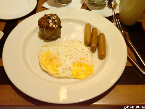 Breakfast Multigrain Muffin - The Wave Restaurant - Contemporary Resort
