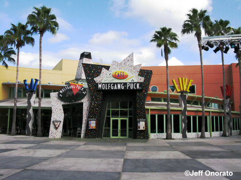 Wolfgang Puck Cafe Exterior