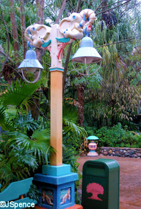 Island Mercantile Lamppost