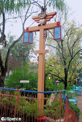 Owl and Bunny Lamppost