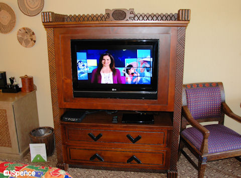 AKL Chest of Drawers and TV