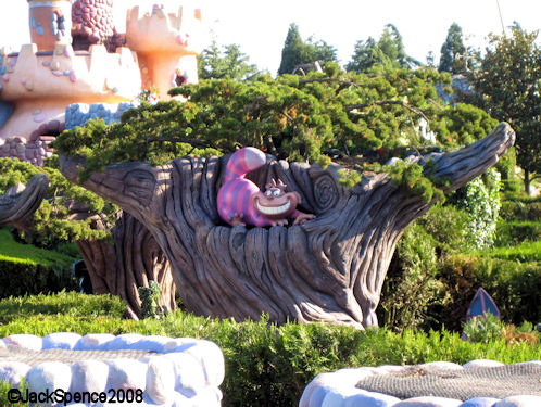 Disneyland Paris Fantasyland Alice's Curious Labyrinth Cheshire Cat