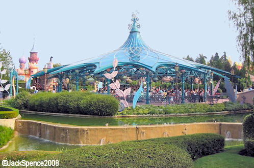 Disneyland Paris Fantasyland Mad Hatter's Tea Cups 