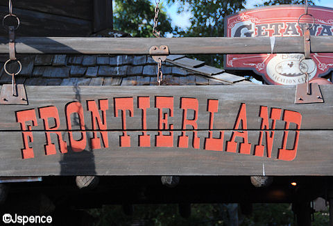 Frontierland Entrance Font