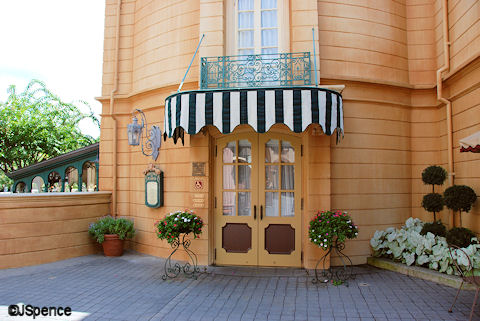 Bistro de Paris Entrance