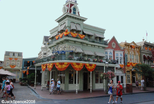 Magic Kingdom Halloween Themeing and Decorations