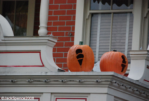 Magic Kingdom Halloween Themeing and Decorations