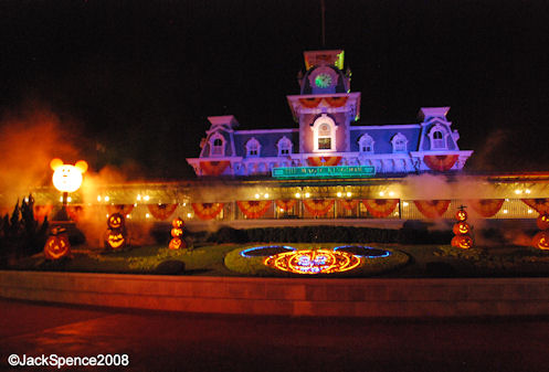 Magic Kingdom Halloween Themeing and Decorations