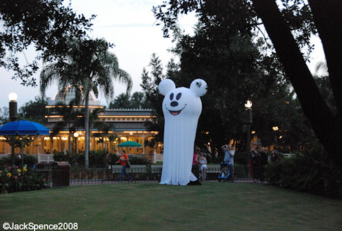 Magic Kingdom Halloween Themeing and Decorations