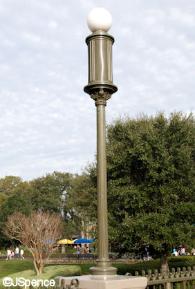 The Hub Lamppost and Speaker